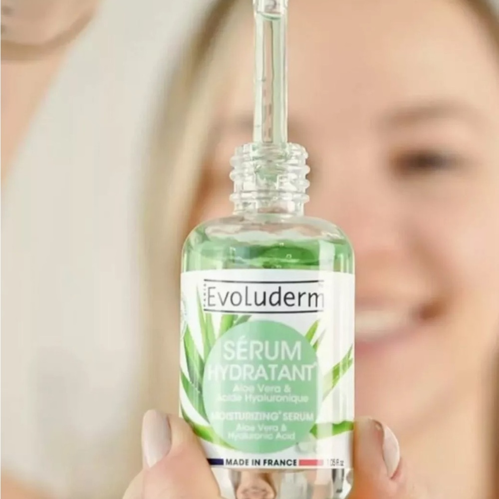 3 for $20 item Moisturizing Serum with Aloe Vera - Green
